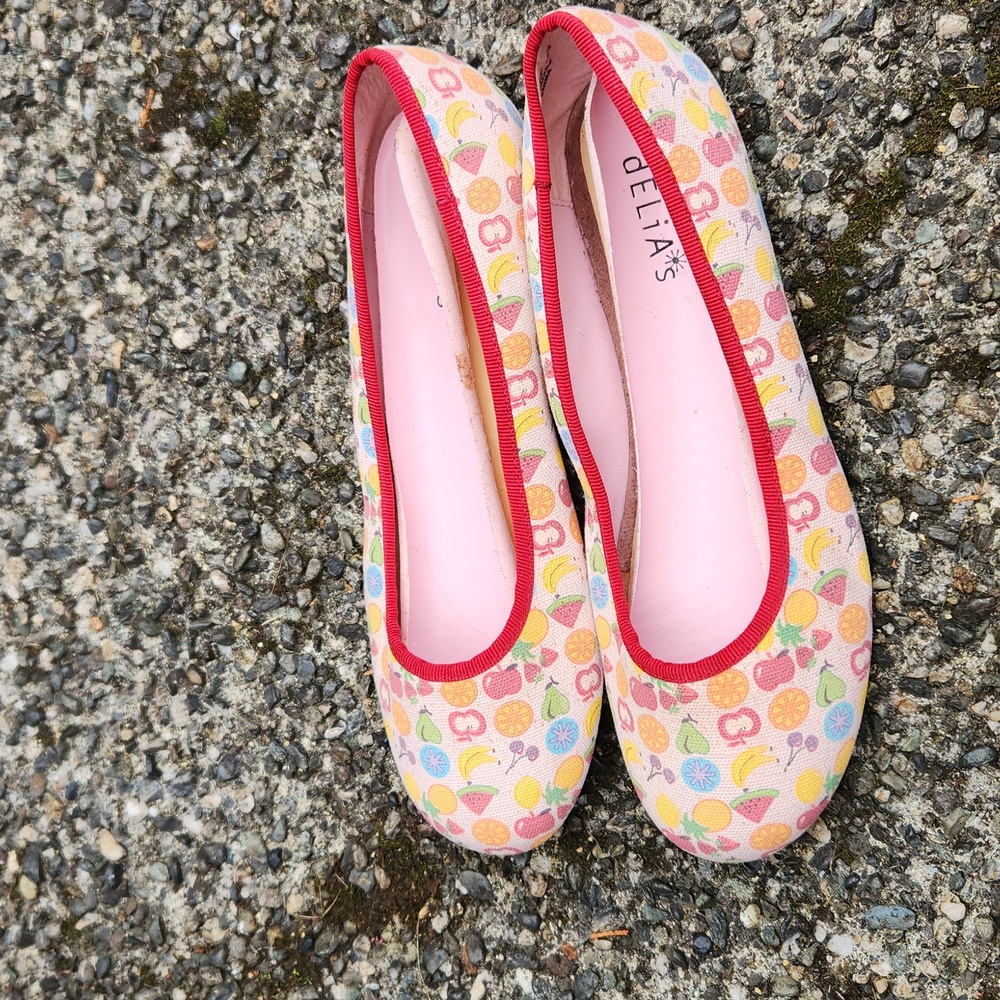 Women's shoes fruit design